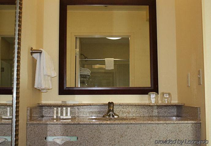 Springhill Suites By Marriott Oklahoma City Airport Екстер'єр фото